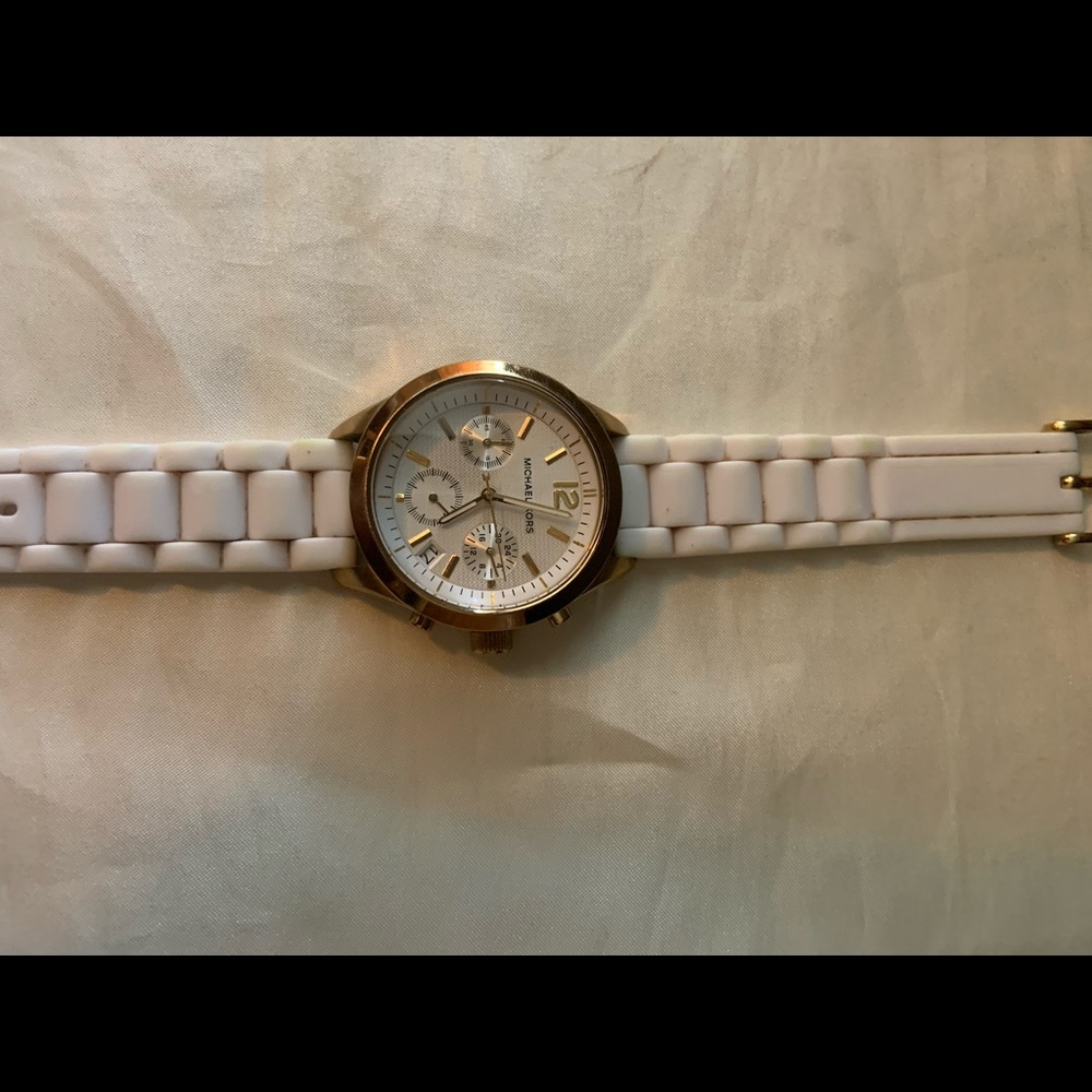 COPY - Michael Kors Watch - Picture 8 of 8